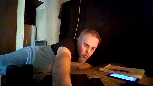 Nightshade1195 online show from May 2026 04:04:02 PM