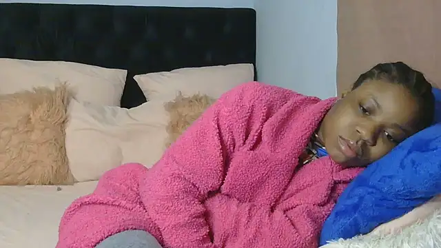 julianaa19 online show from June 2026 05:37:01 AM