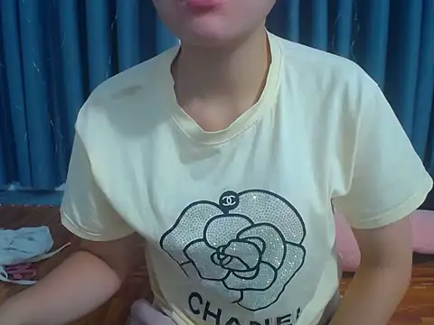 Mimi 200 online show from May 2026 02:07:01 AM