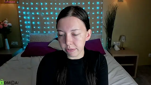 Sandra Ross online show from July 2026 01:03:01 AM
