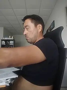 MaximilianoX2020 online show from May 2026 10:16:01 PM