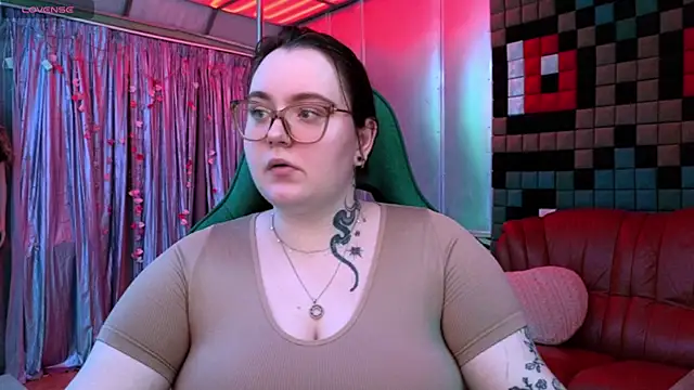Snapshot of CatherineClaire chatting on May 2026 04:24:02 PM CatherineClaire online show from May 2026 04:24:02 PM