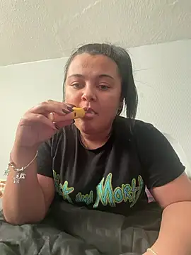 Snapshot of Laurenrose_x chatting on May 2026 03:29:02 PM Laurenrose x online show from May 2026 03:29:02 PM