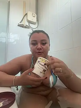 Snapshot of Laurenrose_x chatting on May 2026 12:23:01 PM Laurenrose x online show from May 2026 12:23:01 PM
