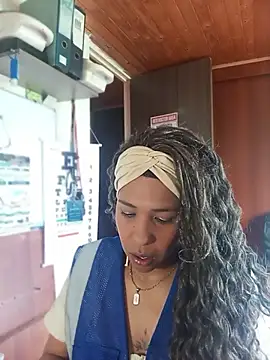 Ivon C online show from May 2026 01:29:02 PM