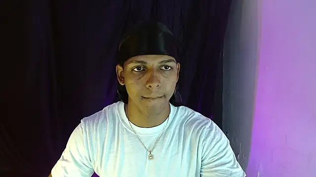 zoriel bigcock online show from May 2026 06:24:01 PM