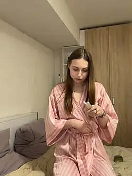 LOLAskk online show from May 2026 11:06:02 PM