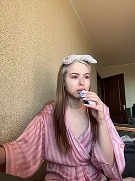 LOLAskk online show from July 2026 11:39:02 AM