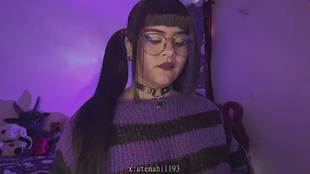 Snapshot of atena_hill_ chatting on May 2026 06:57:01 PM atena hill online show from May 2026 06:57:01 PM