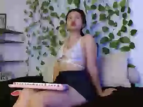Snapshot of Jennal-Guerrero chatting on May 2026 11:56:01 PM Jennal-Guerrero online show from May 2026 11:56:01 PM