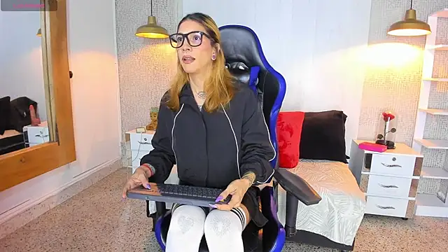JessieGarvet19 online show from May 2026 04:52:01 AM