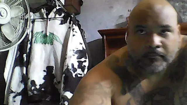 Snapshot of joeyslicks chatting on May 2026 04:12:01 PM joeyslicks online show from May 2026 04:12:01 PM