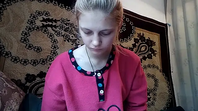 Snapshot of LunaLaday chatting on May 2026 03:23:01 AM LunaLaday online show from May 2026 03:23:01 AM