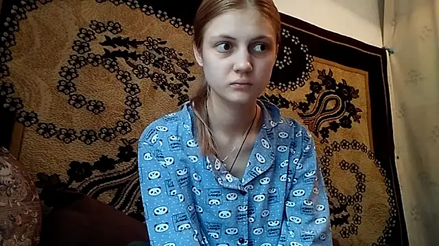 Snapshot of LunaLaday chatting on May 2026 02:30:01 AM LunaLaday online show from May 2026 02:30:01 AM