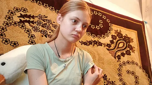 Snapshot of LunaLaday chatting on June 2026 03:22:02 AM LunaLaday online show from June 2026 03:22:02 AM