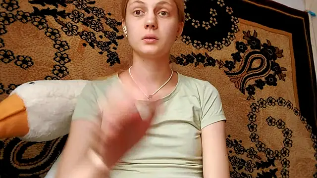 Snapshot of LunaLaday chatting on June 2026 03:25:01 AM LunaLaday online show from June 2026 03:25:01 AM