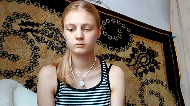 Snapshot of LunaLaday chatting on June 2026 03:02:01 AM LunaLaday online show from June 2026 03:02:01 AM