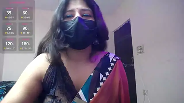 Snapshot of -Queenie chatting on May 2026 07:00:02 PM -Queenie online show from May 2026 07:00:02 PM