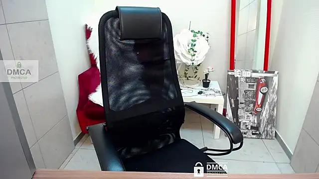  donnaSia  online show from June 2026 10:56:02 AM