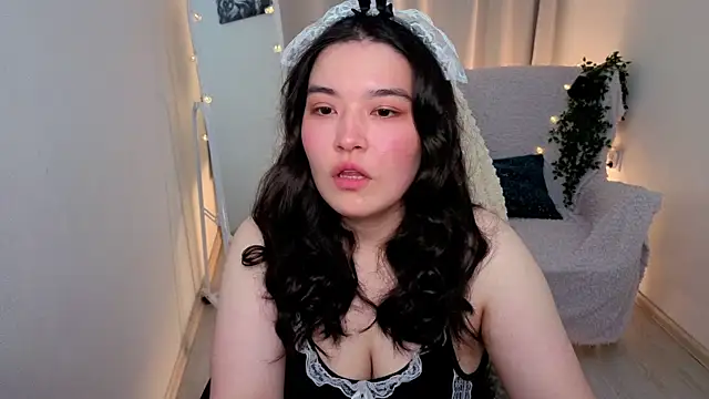 MomoRins online show from May 2026 10:11:02 PM