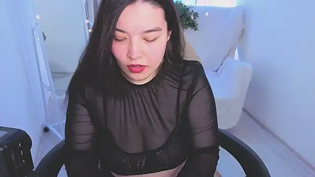 MomoRins online show from June 2026 09:45:01 PM