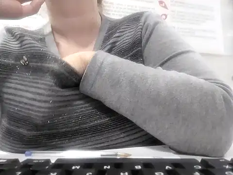 Snapshot of Cuginetti chatting on April 2026 07:46:02 AM Cuginetti online show from April 2026 07:46:02 AM