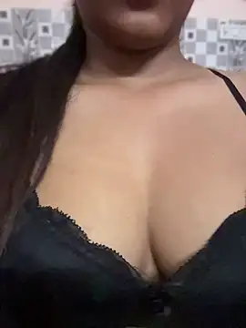 priyaaa201 online show from May 2026 01:08:02 PM