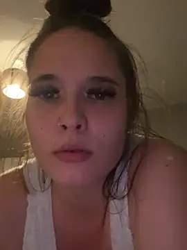 Poppylooloo online show from May 2026 08:04:04 PM