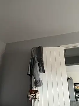 Poppylooloo online show from June 2026 01:03:01 PM