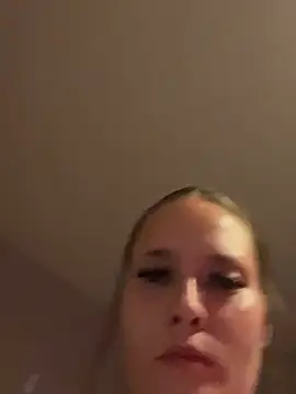 Poppylooloo online show from July 2026 07:39:01 PM