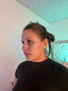 Ivonny Goldie online show from July 2026 10:02:02 PM