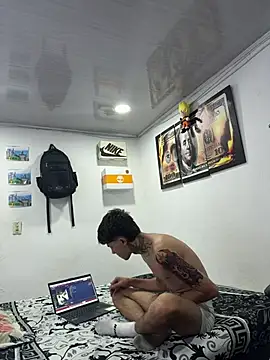 Jackdaniel001  online show from June 2026 04:47:01 AM