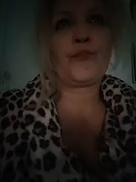 Snapshot of Divineblond chatting on February 2026 03:11:02 PM Divineblond online show from February 2026 03:11:02 PM