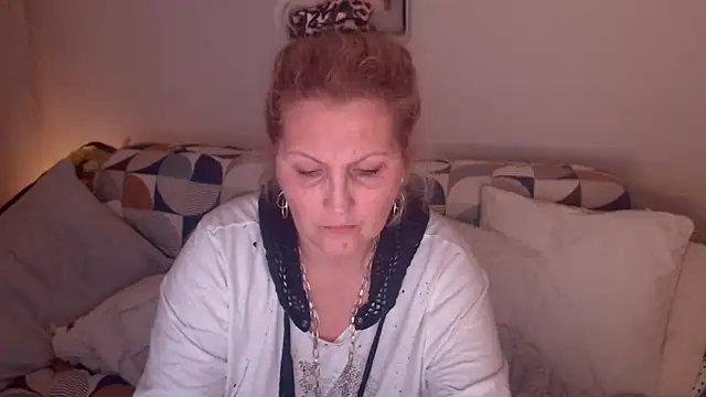 Snapshot of Divineblond chatting on March 2026 09:54:02 PM Divineblond online show from March 2026 09:54:02 PM