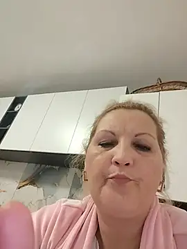 Snapshot of Divineblond chatting on March 2026 08:57:01 PM Divineblond online show from March 2026 08:57:01 PM