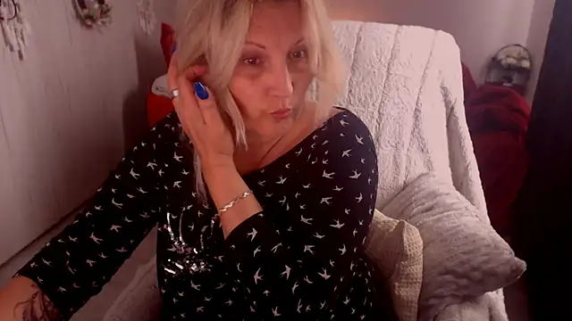 Snapshot of Divineblond chatting on March 2026 10:37:02 AM Divineblond online show from March 2026 10:37:02 AM