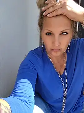 Snapshot of Divineblond chatting on May 2026 01:40:01 PM Divineblond online show from May 2026 01:40:01 PM