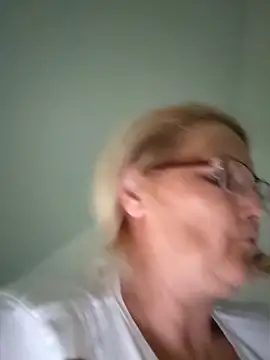 Snapshot of Divineblond chatting on May 2026 04:23:02 PM Divineblond online show from May 2026 04:23:02 PM