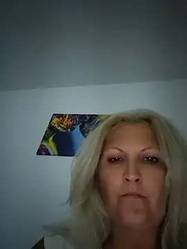 Divineblond online show from July 2026 08:35:01 PM