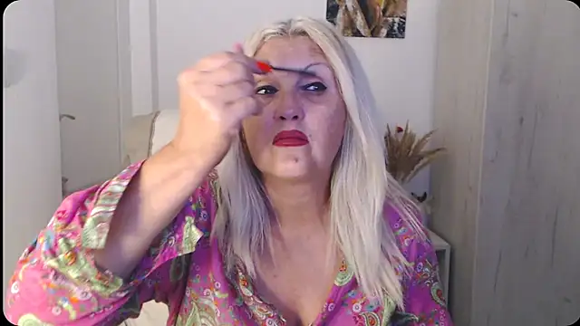 Divineblond online show from July 2026 11:46:02 PM
