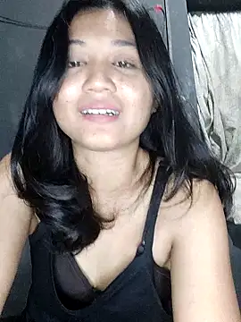 Snapshot of Rayya_ayy chatting on May 2026 02:00:02 PM Rayya ayy online show from May 2026 02:00:02 PM