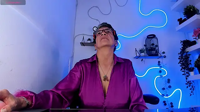 selena ferreira online show from July 2026 07:01:01 PM