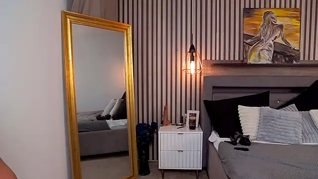 SofiaLace online show from July 2026 07:00:01 AM