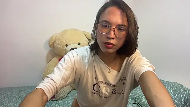 LONDON ROSE online show from June 2026 09:19:02 PM