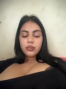 LilyLovell online show from May 2026 01:06:01 PM