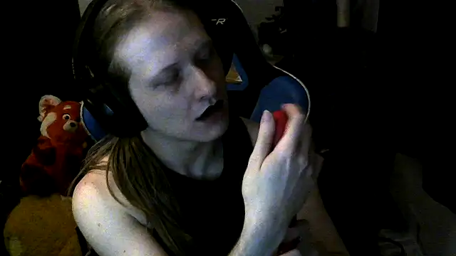 CutieBite online show from April 2026 09:40:01 AM