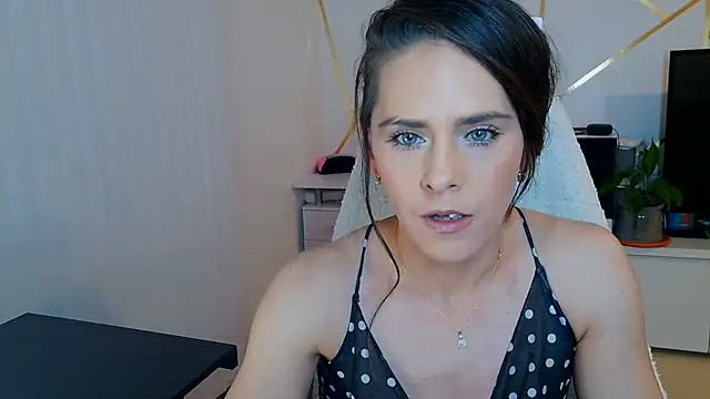 khalessi13 online show from June 2026 08:53:01 PM