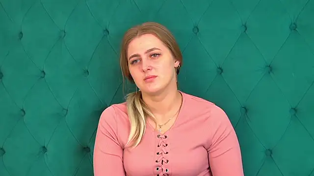 EllaBells online show from May 2026 05:04:02 AM