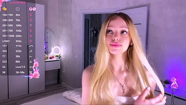 Mooniesiesita online show from June 2026 09:09:01 PM