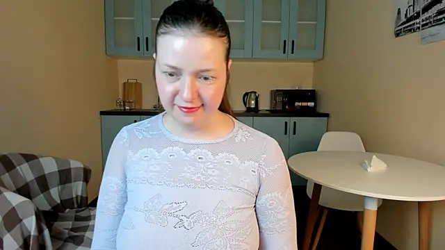 NellieBev online show from May 2026 02:33:02 PM
